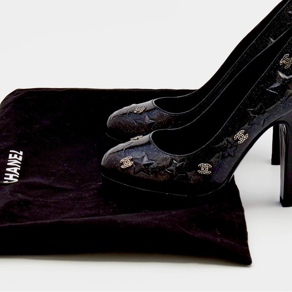 Chanel Black Glitter Star Embossed Patent Leather CC Embellished Platform Pumps - Picture 15 of 16